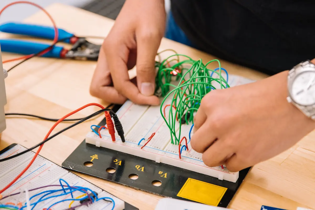 Examen resuelto. Oposición para ser ELECTRICISTA